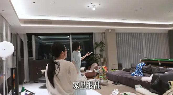 彩神vll购彩大厅万万女网红晒310平豪宅冰箱40万马桶10万创业十多年也才30(图2)
