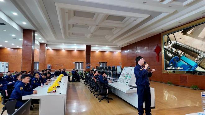 彩神上海市消防救济总队构造展开批示长团队及战训主干石油化工火警扑救营业研训(图2)