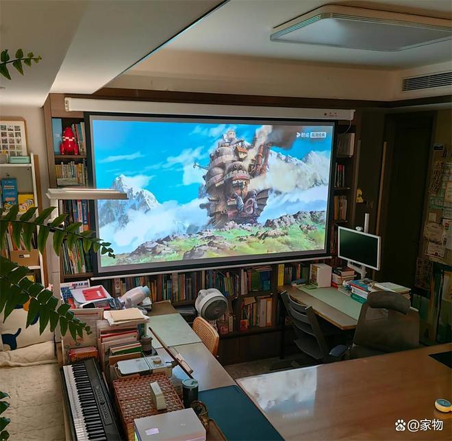 彩神vll首页浙江二娃家庭的客堂装修火了：沙发靠边放3张书桌学玩两不误(图6)